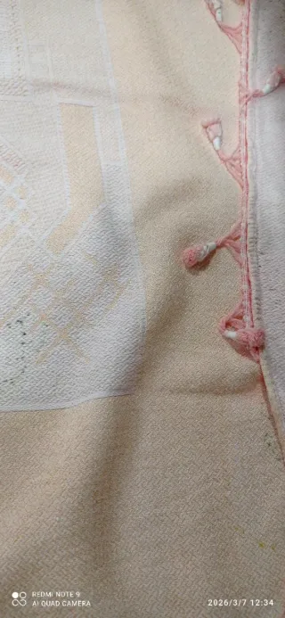 Colcha rosa pastel antigua