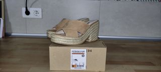 Sandalias cuña Zara beige/marrón Talla 36