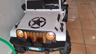 Bicicleta infantil naranja + coche eléctrico