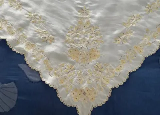 Manteletas de Fallera de seda.