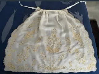 Manteletas de Fallera de seda.