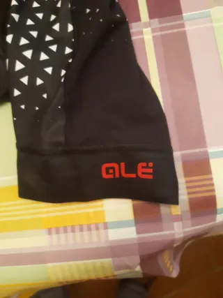 Mono Ale ciclismo negro y blanco