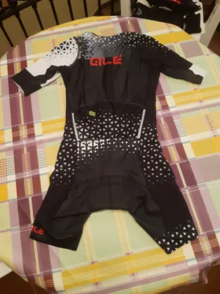 Mono Ale ciclismo negro y blanco