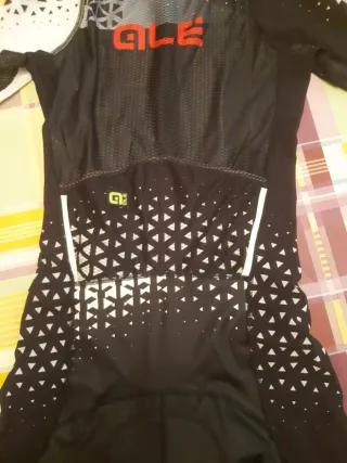 Mono Ale ciclismo negro y blanco