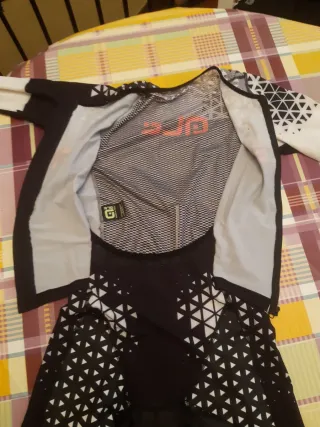 Mono Ale ciclismo negro y blanco