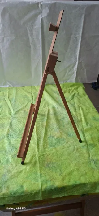 Cavalletto da pittura in legno richiudibile