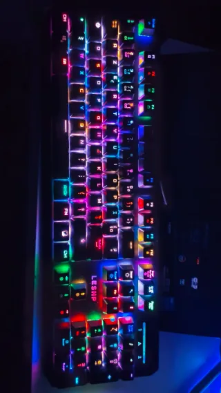 Teclado Mecánico Gamer LESHP RGB