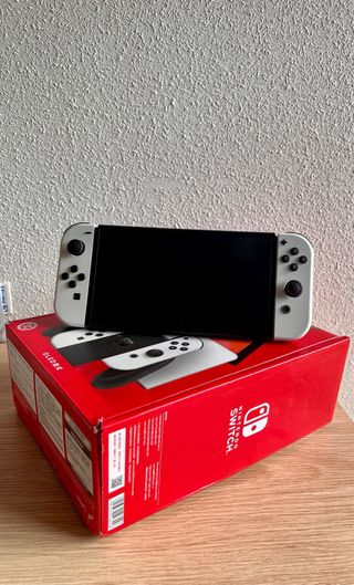 Nintendo Switch OLED Bianca