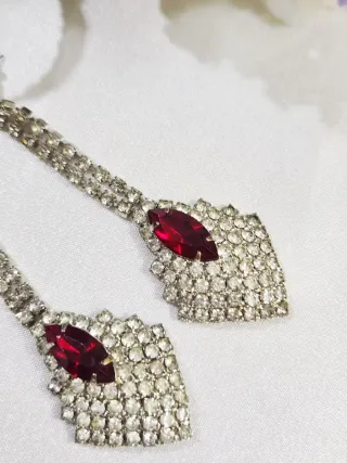 Pendientes largos vintage únicos y elegantes