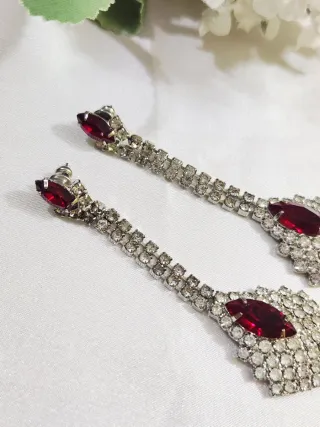 Pendientes largos vintage únicos y elegantes