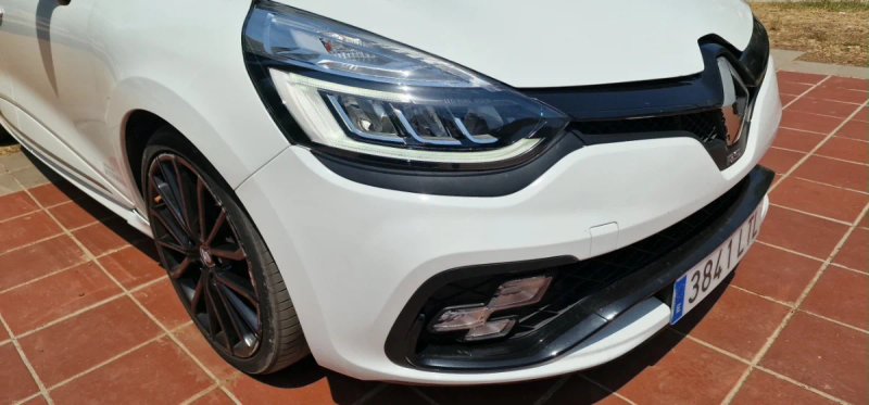 Renault Clio 1.6 Energy RS Trophy EDC 2017, foto 2