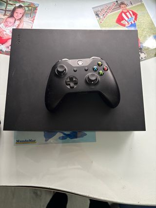 Xbox One X Negra