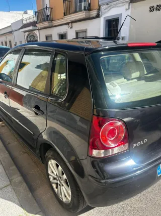 Volkswagen Polo Negro