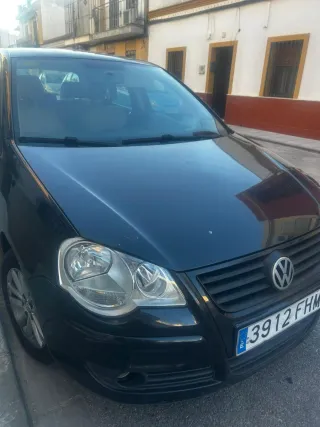 Volkswagen Polo Negro
