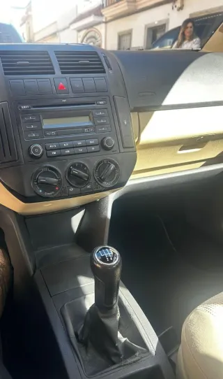 Volkswagen Polo Negro