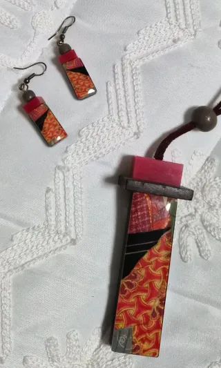 Collar y pendientes de diseño