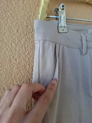 Pantalón chino beige