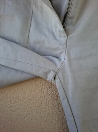 Pantalón chino beige