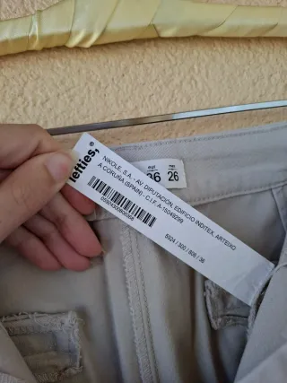 Pantalón chino beige