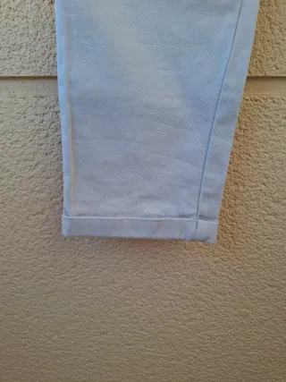 Pantalón chino beige