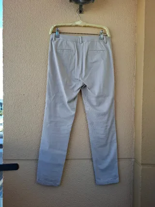 Pantalón chino beige