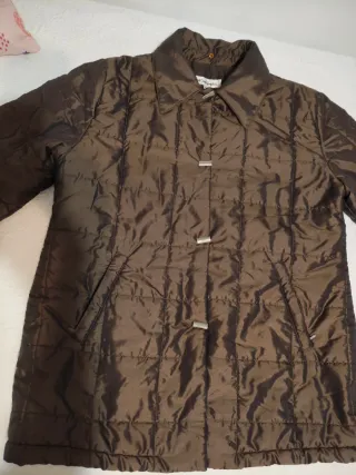 Chaqueta acolchada mujer cuello piel