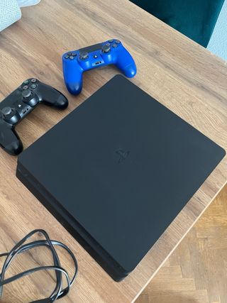 PS4 (PlayStation 4) Nera + 2 Controller