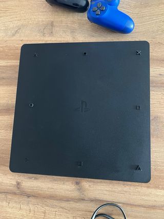 PS4 (PlayStation 4) Nera + 2 Controller