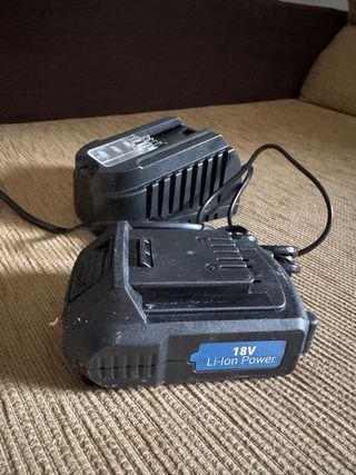 Tagliasiepi elettrico a batteria a lungo raggio