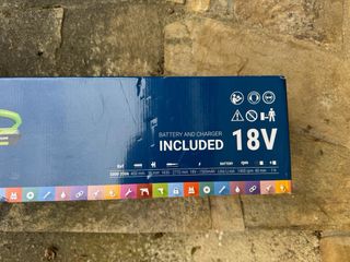 Tagliasiepi elettrico a batteria a lungo raggio