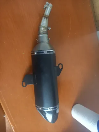 Escape Universal Negro y Plateado