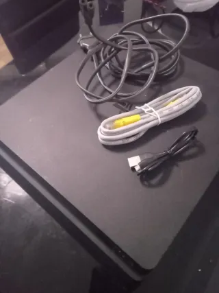 PlayStation 4 Slim Negra