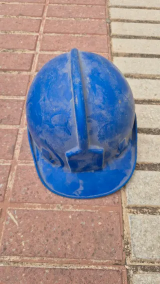 Casco de obra azul