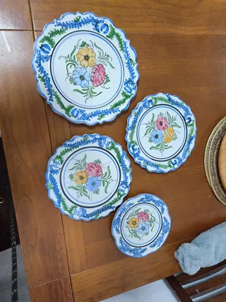 Piatti in ceramica decorati