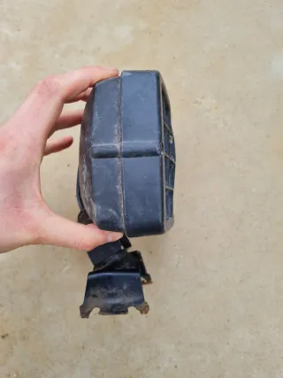 Faro de trabajo con rejilla protectora