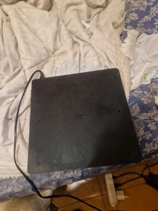 PS4 Slim 1TB Negra + 2 Juegos+2 mandos