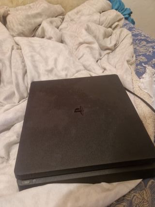 PS4 Slim 1TB Negra + 2 Juegos+2 mandos