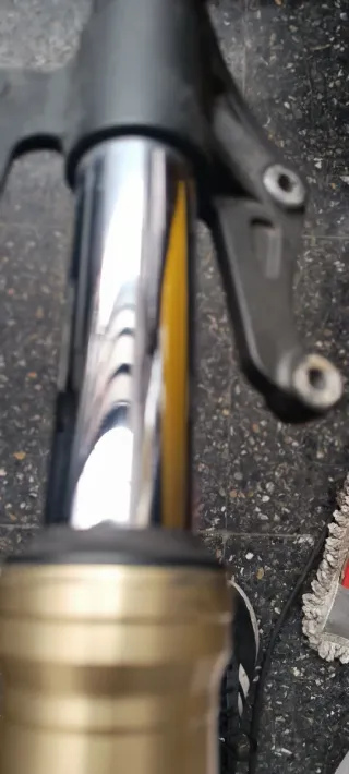 Horquilla Suspension Derecha Triumph Street Triple