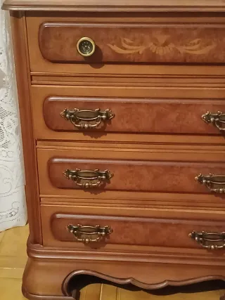 Mesita de noche de madera con mármol