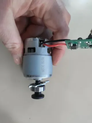 Motore CC con controller RS736 DC12V da testare