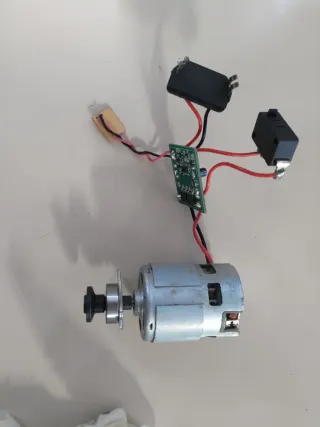 Motore CC con controller RS736 DC12V da testare