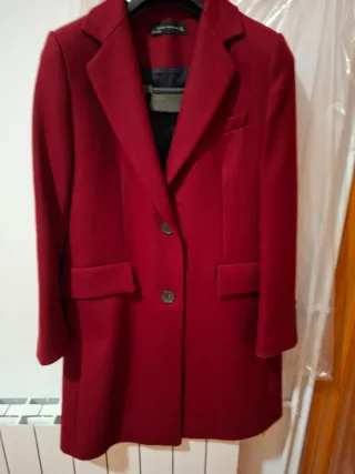Abrigo rojo elegante