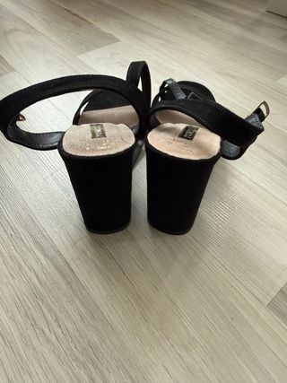 Sandalias tacón Primark Talla 39 Negras