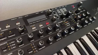 Dave Smith Mopho x4 Sintetizador