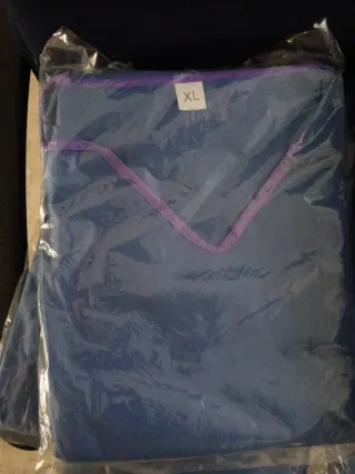 Pijama Quirúrgico Desechable Azul Varias tallas.