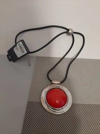 Colgante Rojo y Plateado. NUEVO