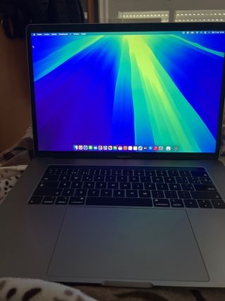 MacBook Pro 15 2018 i9 32GB RAM 512GB