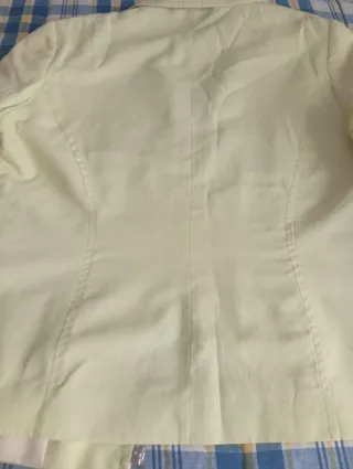 Cazadora de primavera amarilla