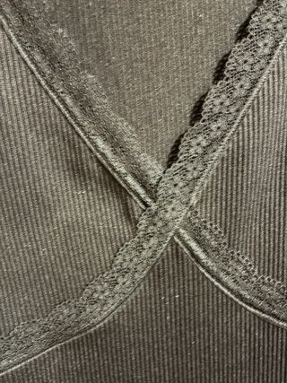 Vestido negro manga larga encaje