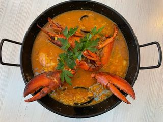 Se traspasa restaurante con licencia C3 y terraza